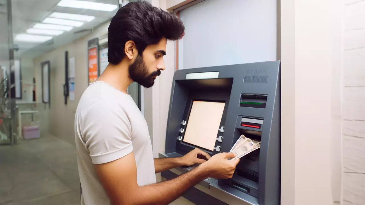 ATM cash deposit limit: What is the latest daily cash deposit limit for HDFC Bank, SBI, PNB, Union Bank of India & Bank of Baroda at ATMs? Check here