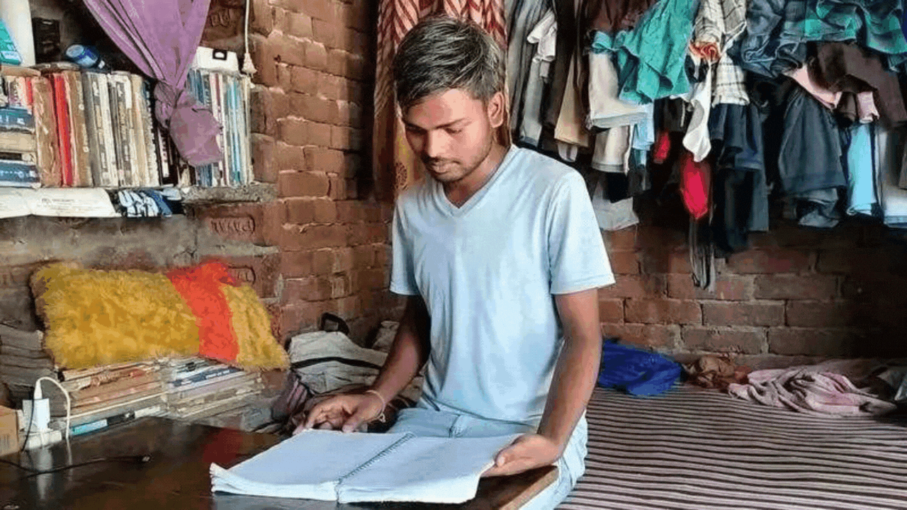 UP village pays & prays for Dalit boy fighting for missed IIT seat