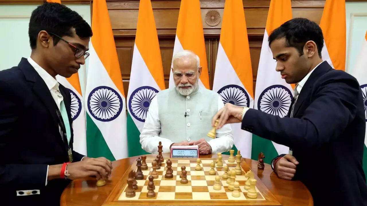 Watch: PM Modi enjoys chess showdown between Praggnanandhaa and Erigaisi