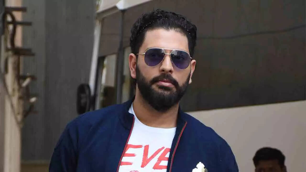 Yuvraj reveals 'untold' story: 'Had to wear girlfriend's pink slip-ons...'