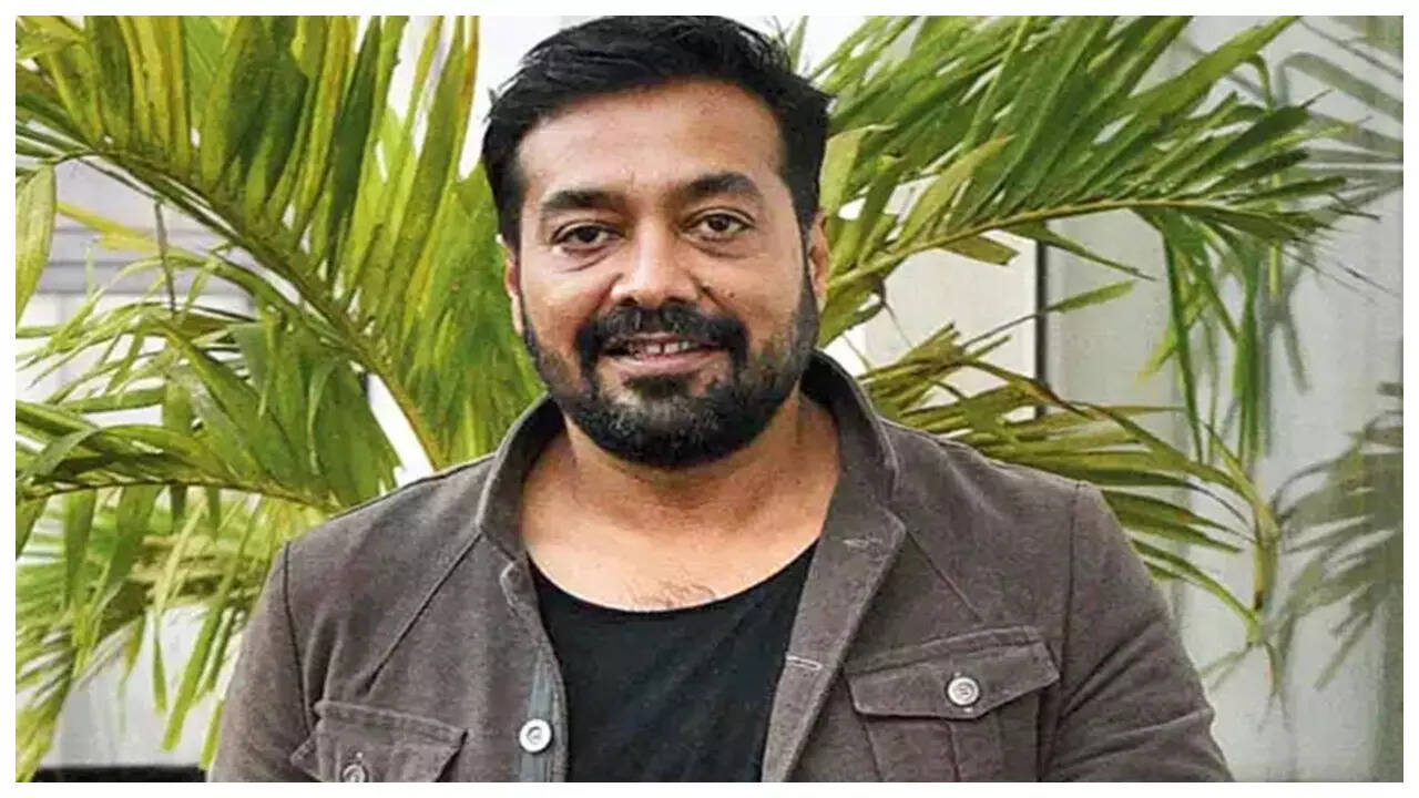 Anurag lost the only version of GOW script during a flight