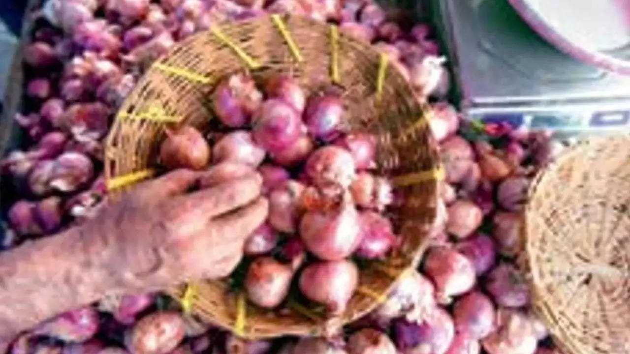 Onion prices shoot up amid supply shortage in Hyderabad