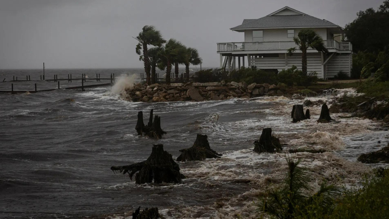 'Extremely dangerous' Hurricane Helene makes landfall in Florida, major power outages reported