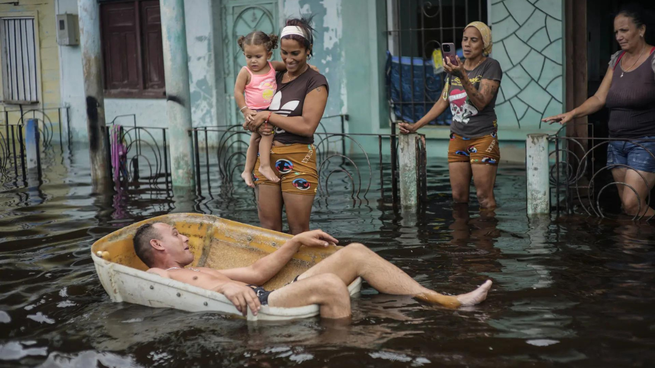 Hurricane Helene hits Florida: Residents displaced, streets flooded