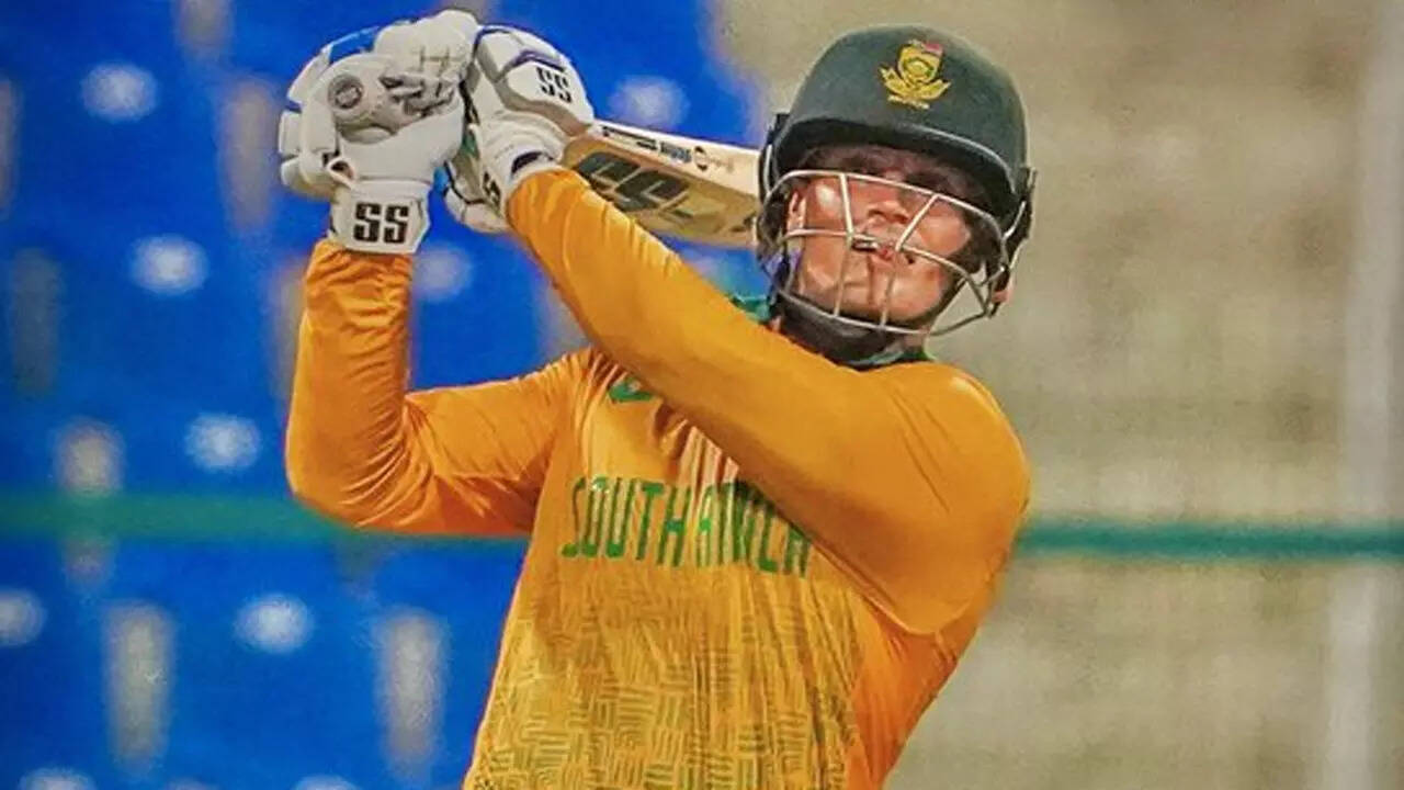 Rickelton, Hendricks star in SA's win over Ireland in 1st T20I