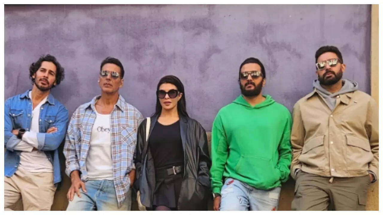 Housefull 5 team continues to shoot despite sea storm