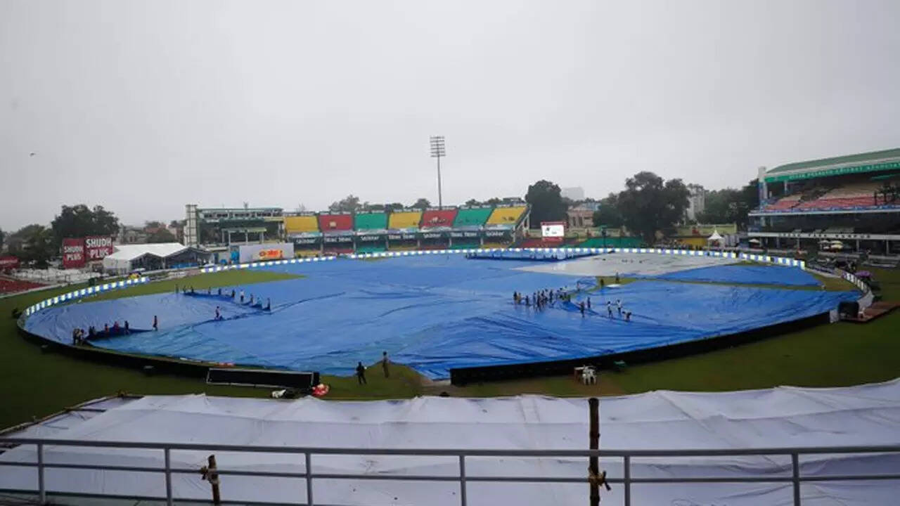RP Singh unveils cricketers' secrets during rain breaks