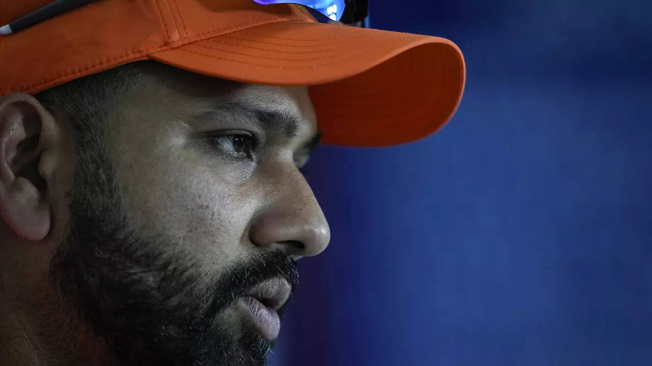 'Bhai le lo Rohit Sharma ko as a captain': Expert advice to RCB