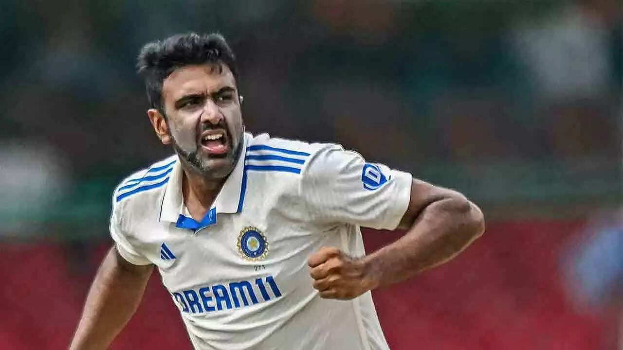 Ravi Ashwin equals Muralitharan's record in Test cricket