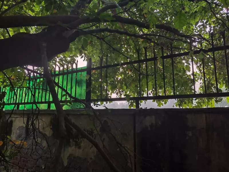 Girls leave Noida hostel after ‘intruders knock on doors at night’