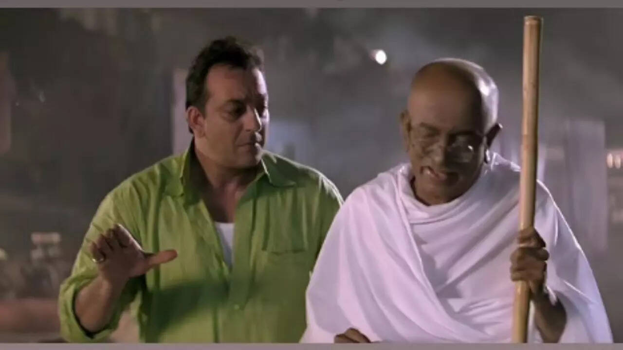 Sanjay Dutt celebrates 'Gandhigiri'