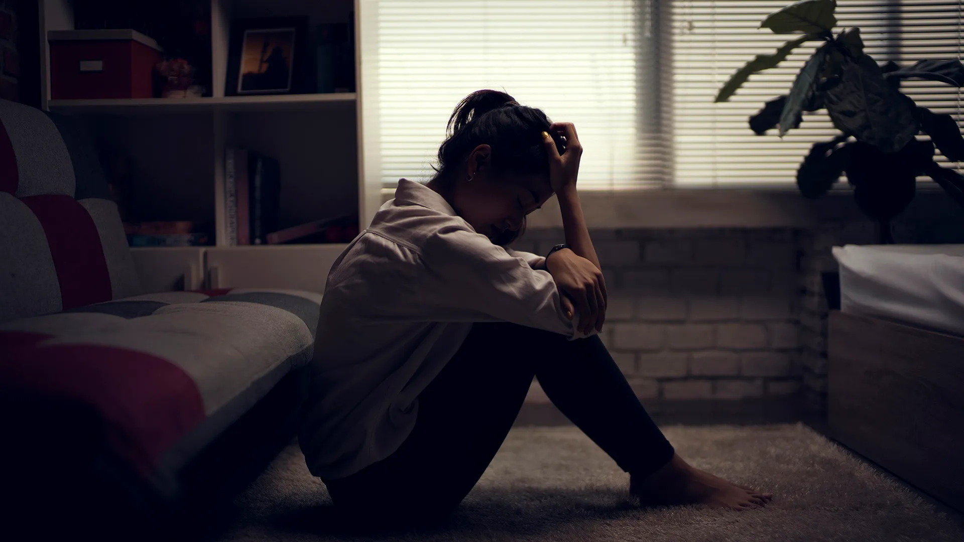 10 signs that someone may be struggling with suicidal thoughts