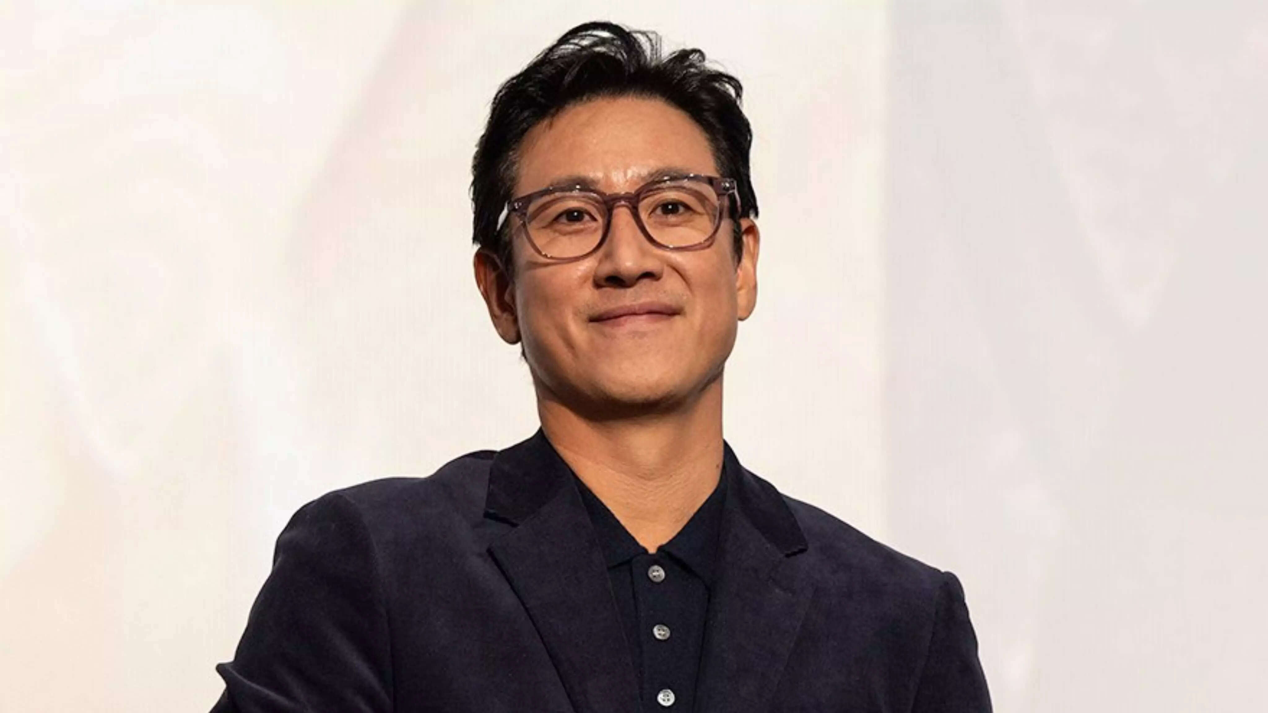 Lee Sun Kyun's posthumous award stirs criticism