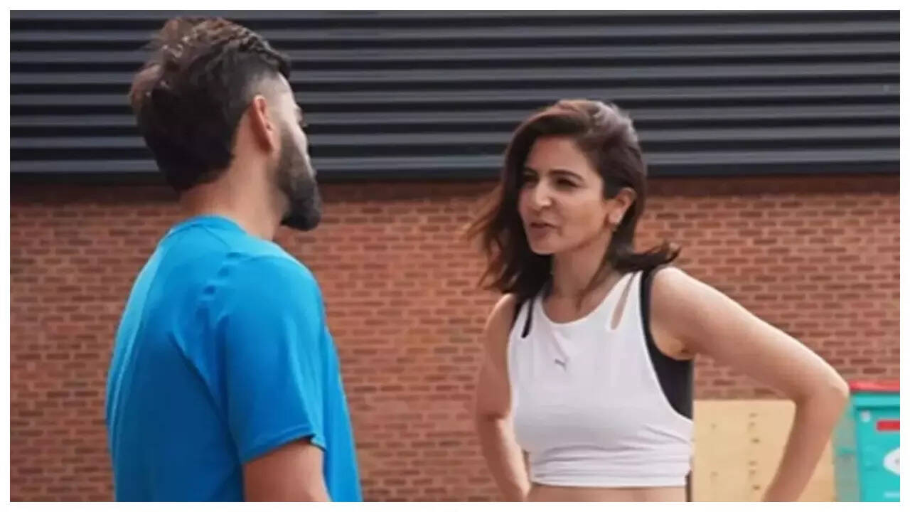 Anushka beats Virat with her gully cricket rules