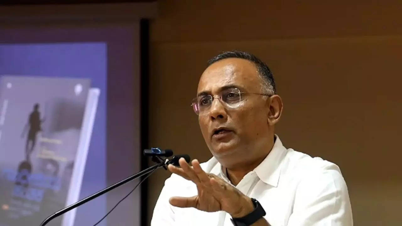 Case file against Dinesh Gundu Rao over beef remark on Vinayak Damodar Savarkar