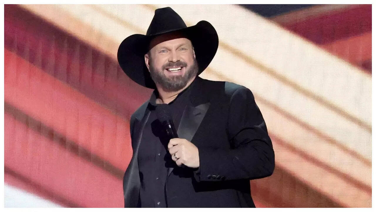 Garth Brooks denies rape accusations