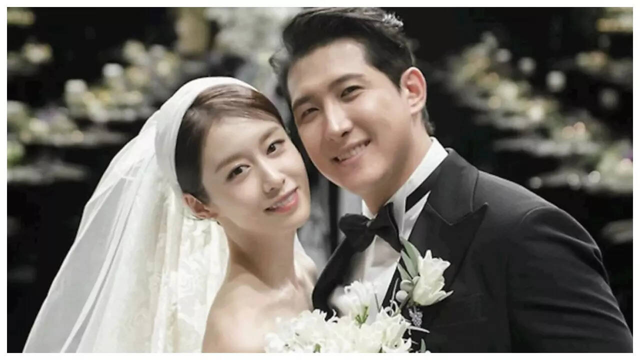 Jiyeon and Hwang Gyun file for divorce