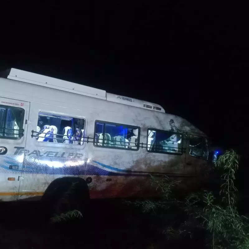 3 dead, 11 critical in bus-tractor crash in Barmer thumbnail