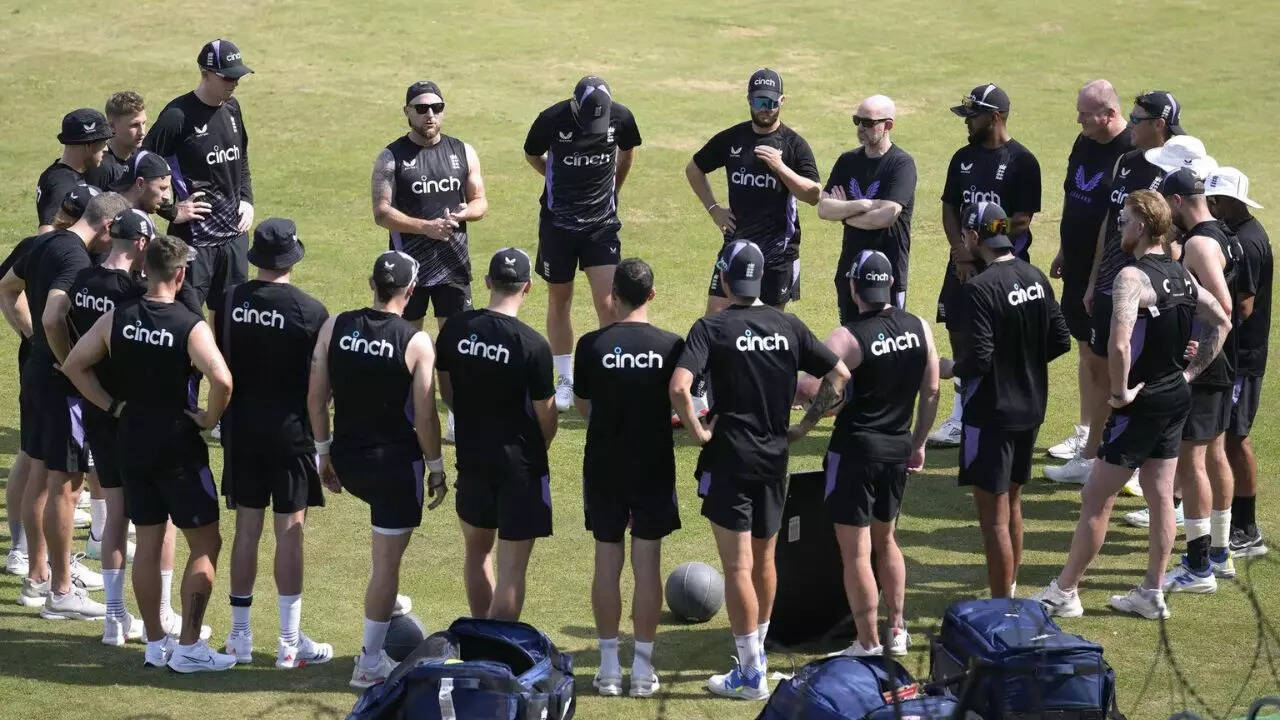 1st Test: England's bowling line up set to challenge Pakistan