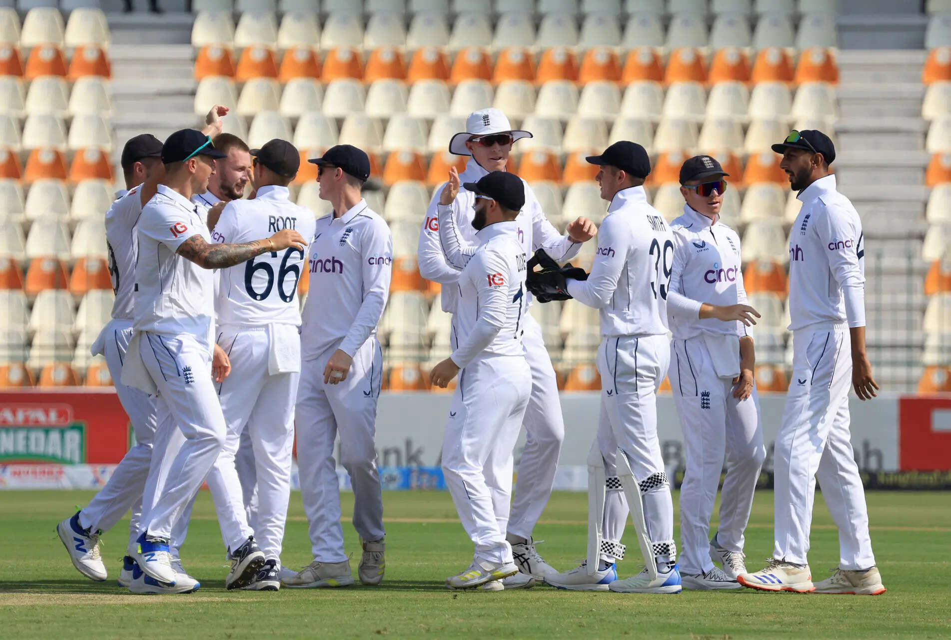 Live Cricket Score: Pakistan vs England 1st Test, Day 2