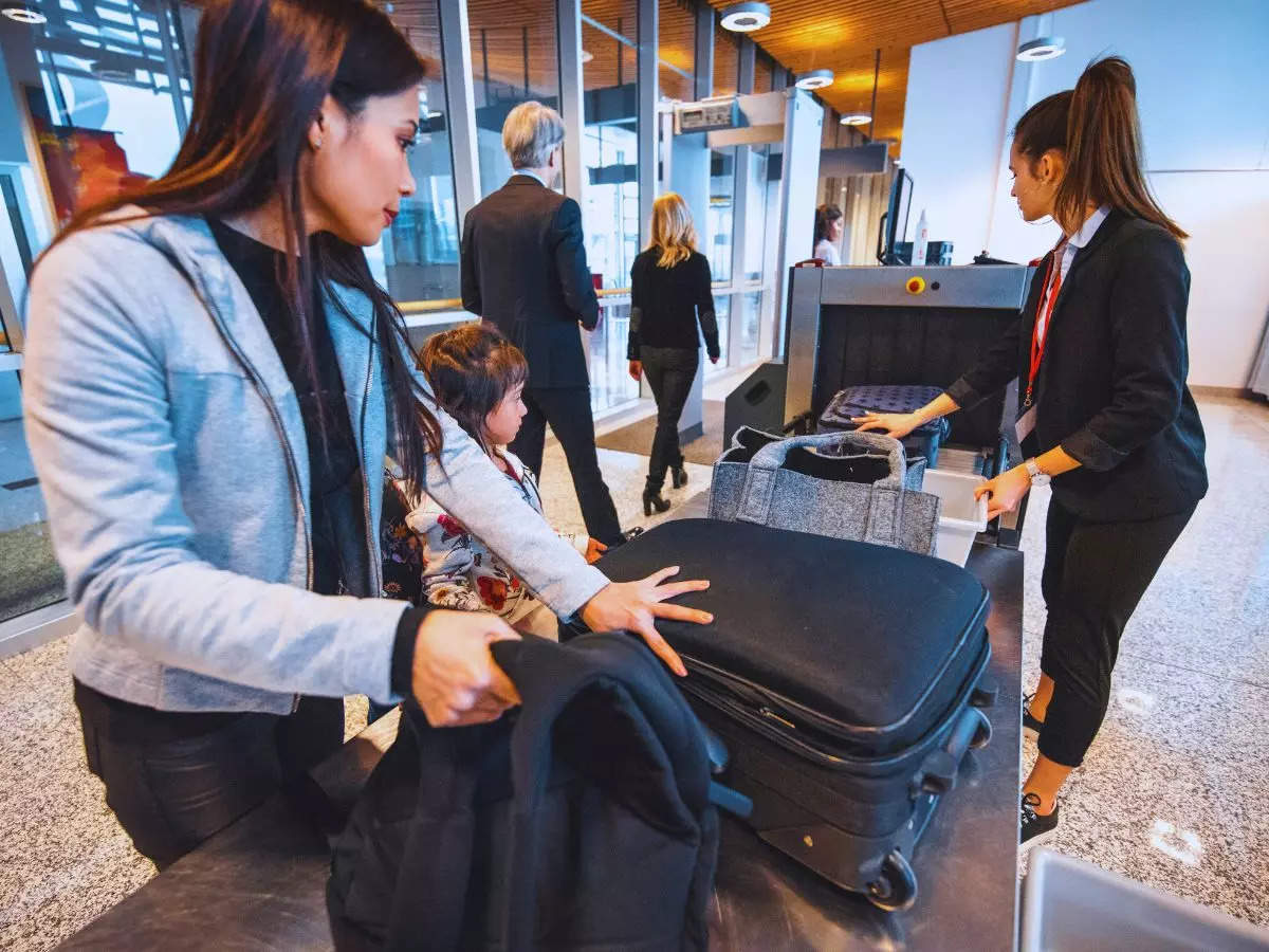 10 things you should ‘NEVER’ pack in checked luggage