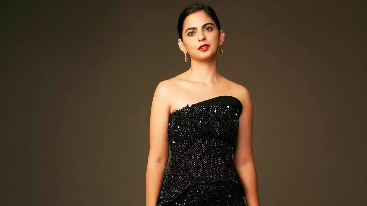 Isha Ambani stuns in elegant black outfit