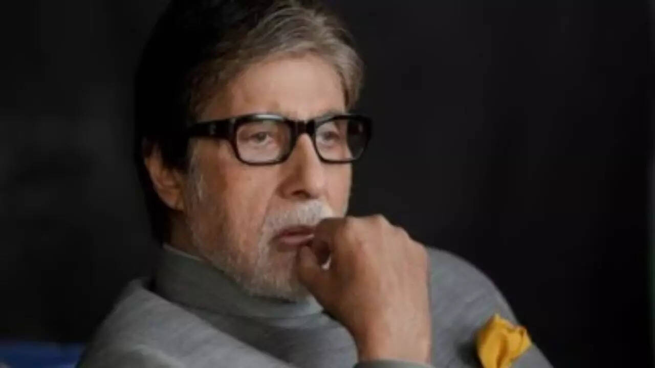 When Big B slept on Marine Drive with rats