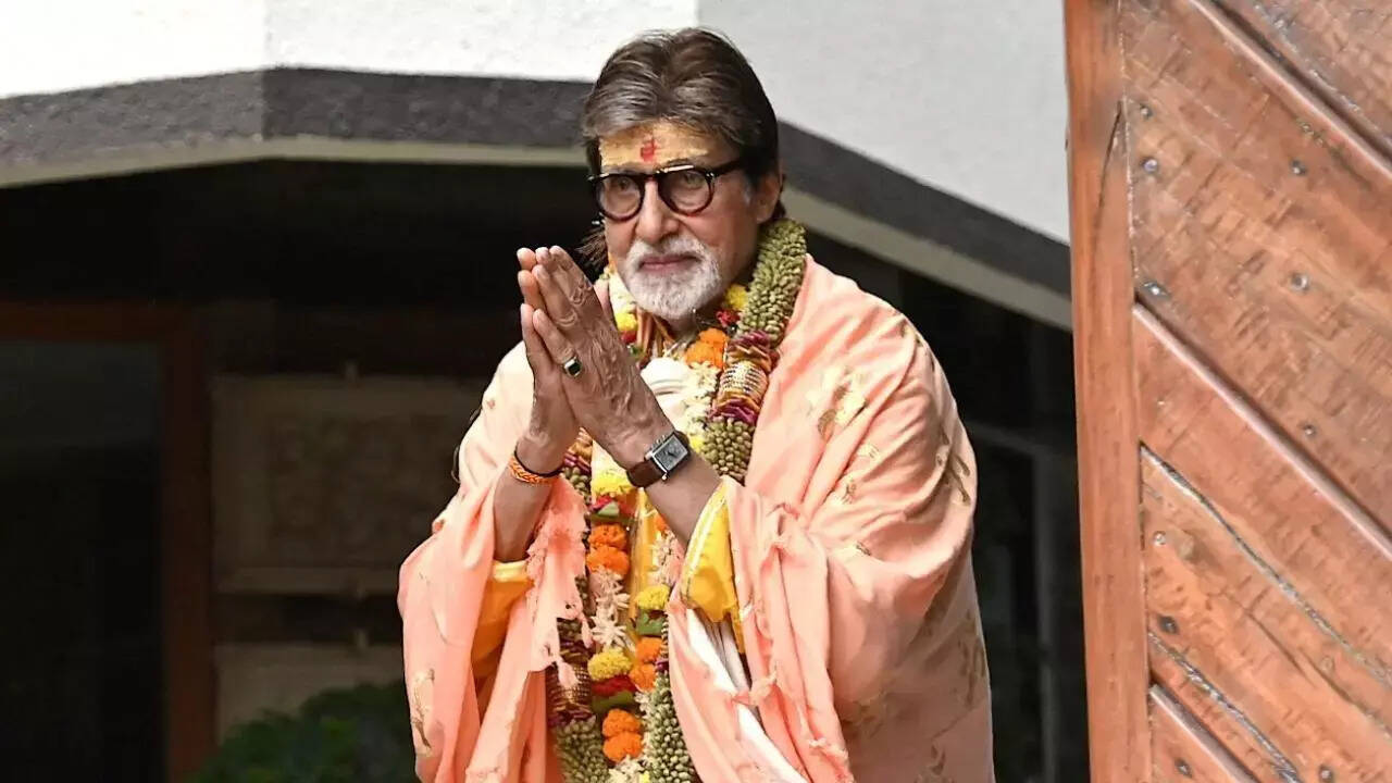DYK Big B doesn't cut a cake on his birthday?