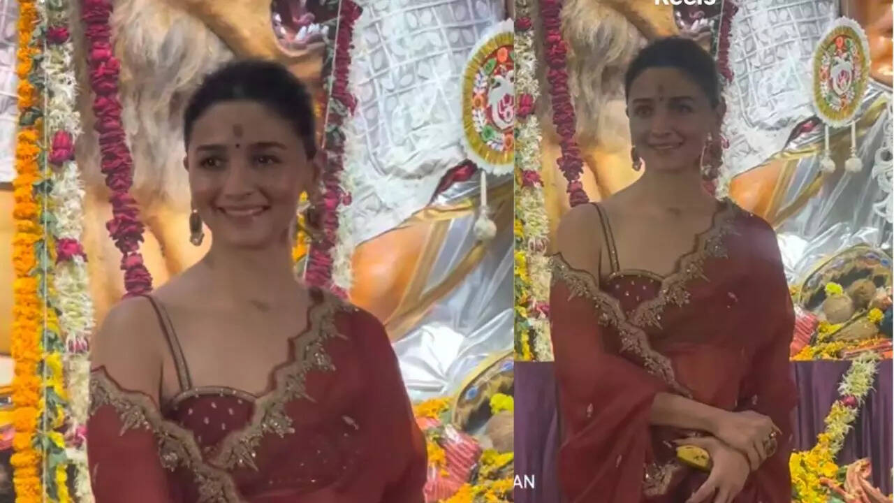 Alia Bhatt dazzles at Durga Puja