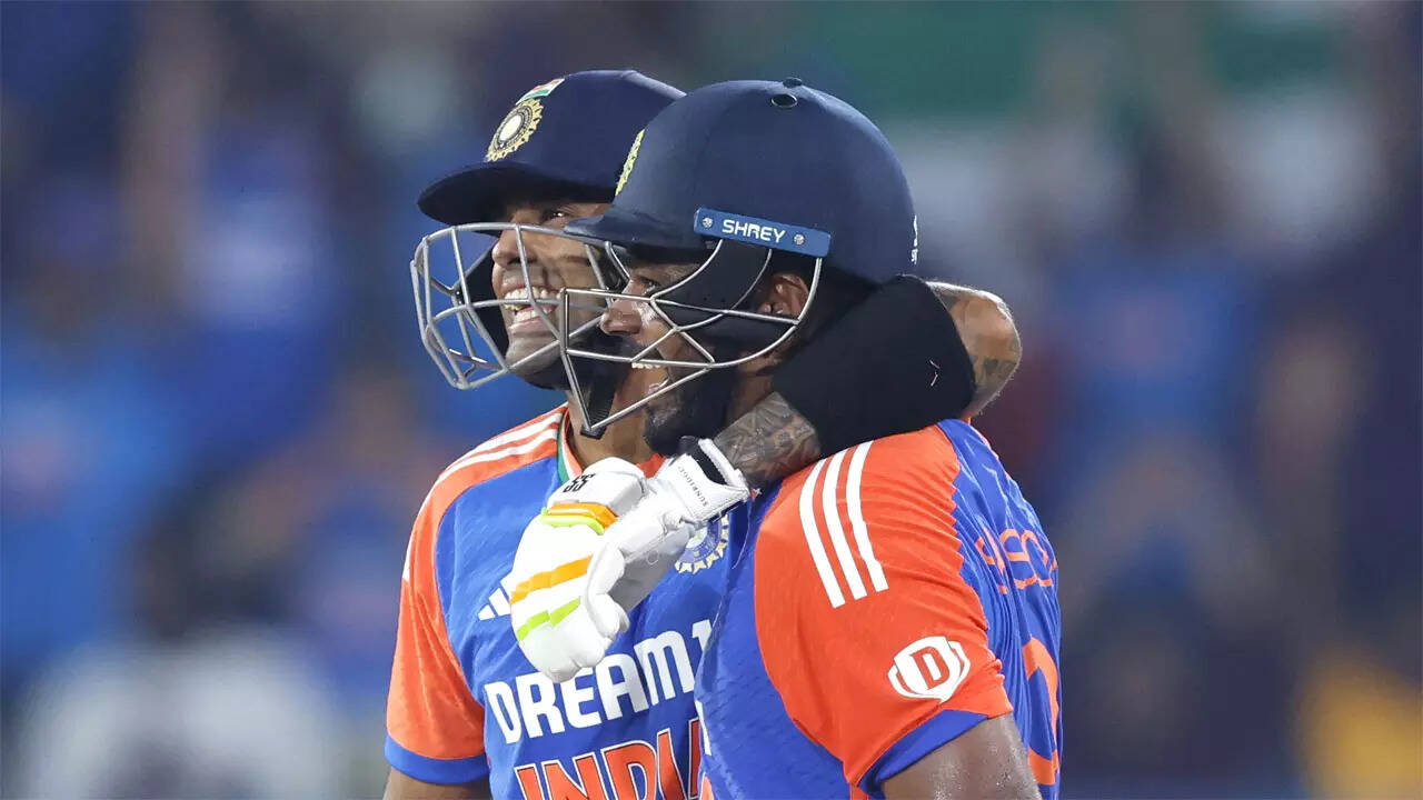 3rd T20I Live: Bangladesh lose three in powerplay in 298 chase