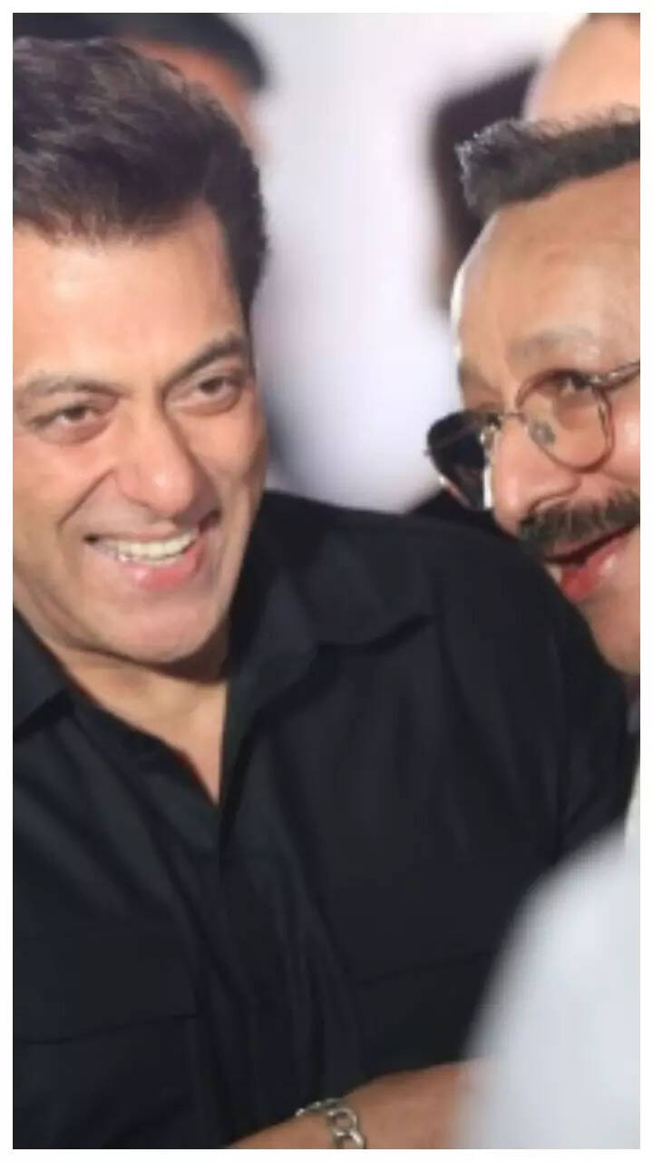 Salman Khan and Baba Siddique's candid pictures