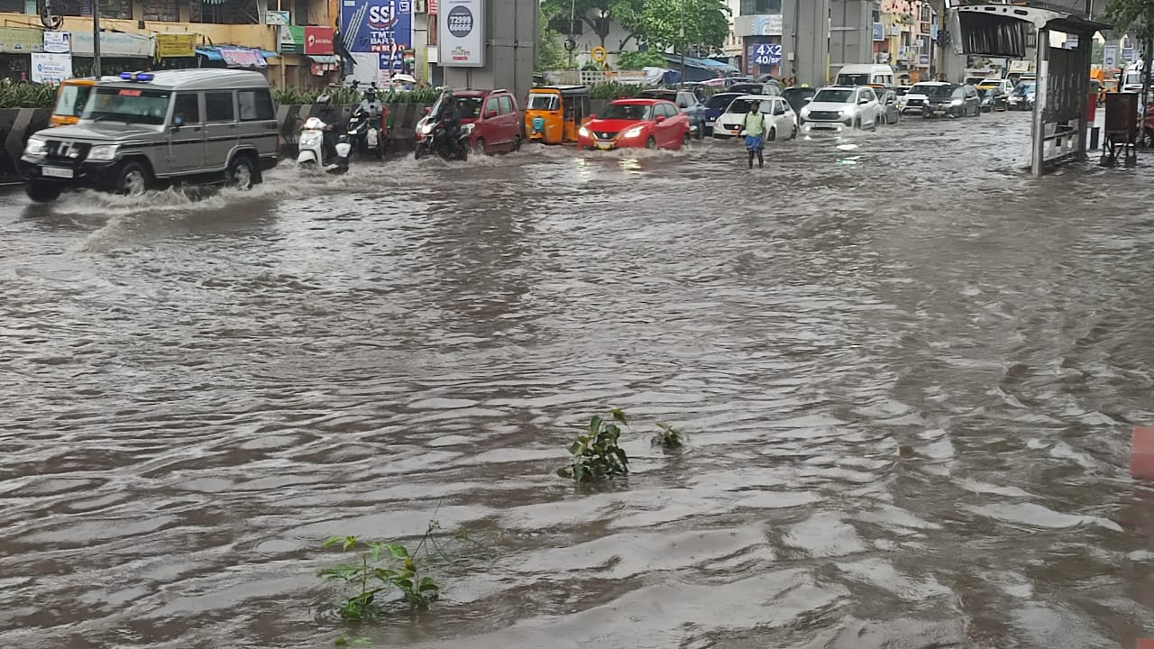 Tamil Nadu Congress chief K Selvaperunthagai urges party workers to set up rain relief control rooms