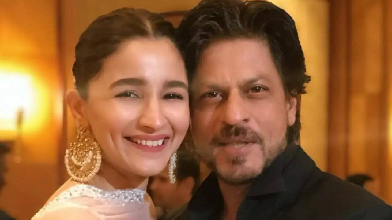 When Alia called SRK her 'biggest darling' in Bollywood