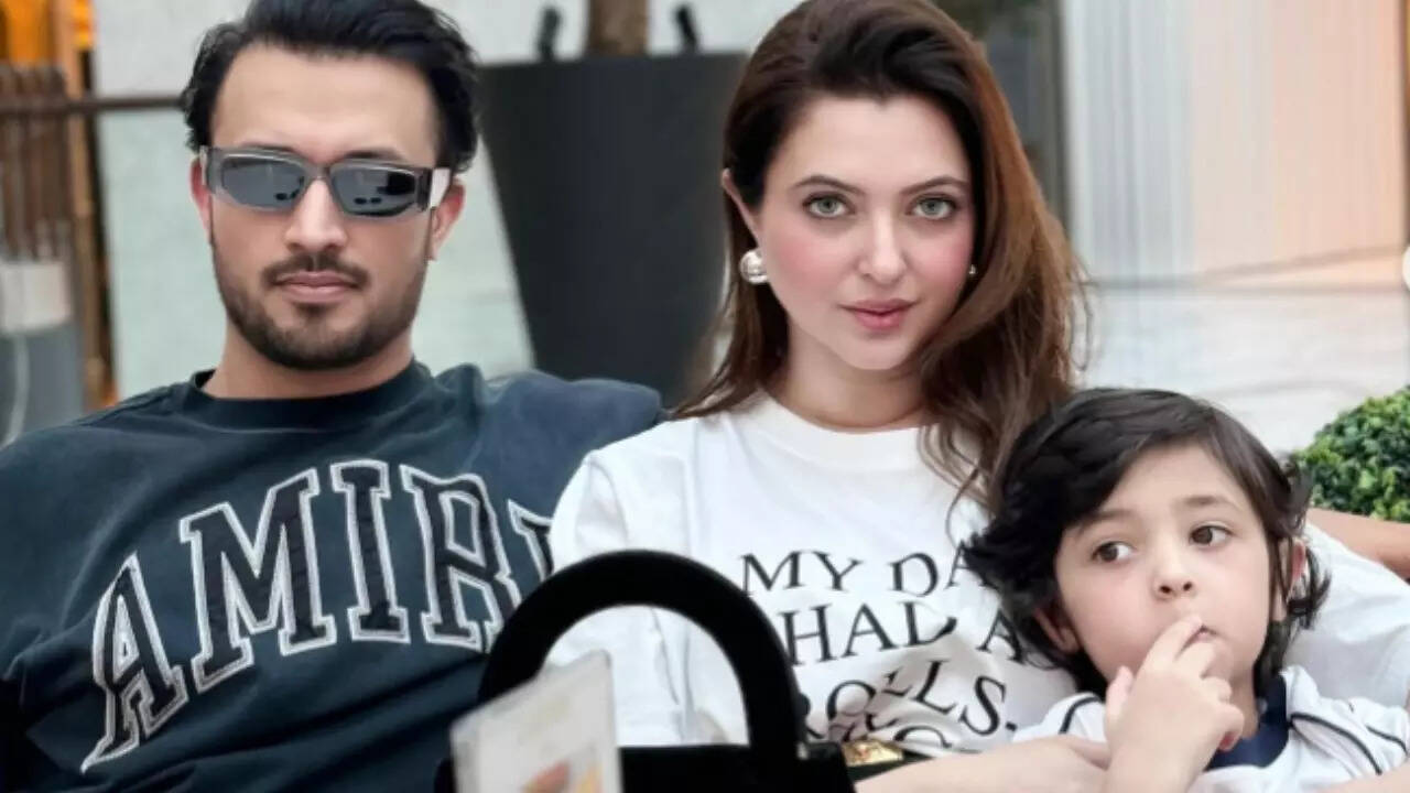 Atif Aslam sends heartfelt birthday wishes to his wife