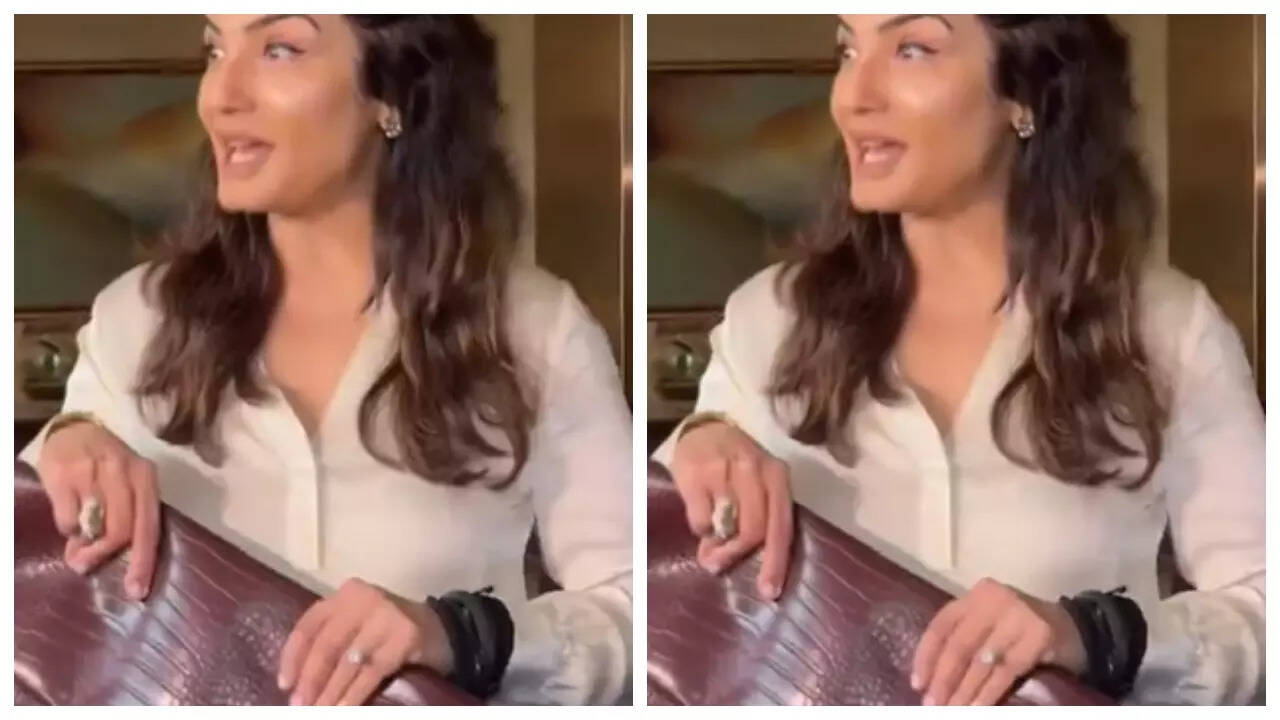 Raveena shows off daughter's 1st salary gift