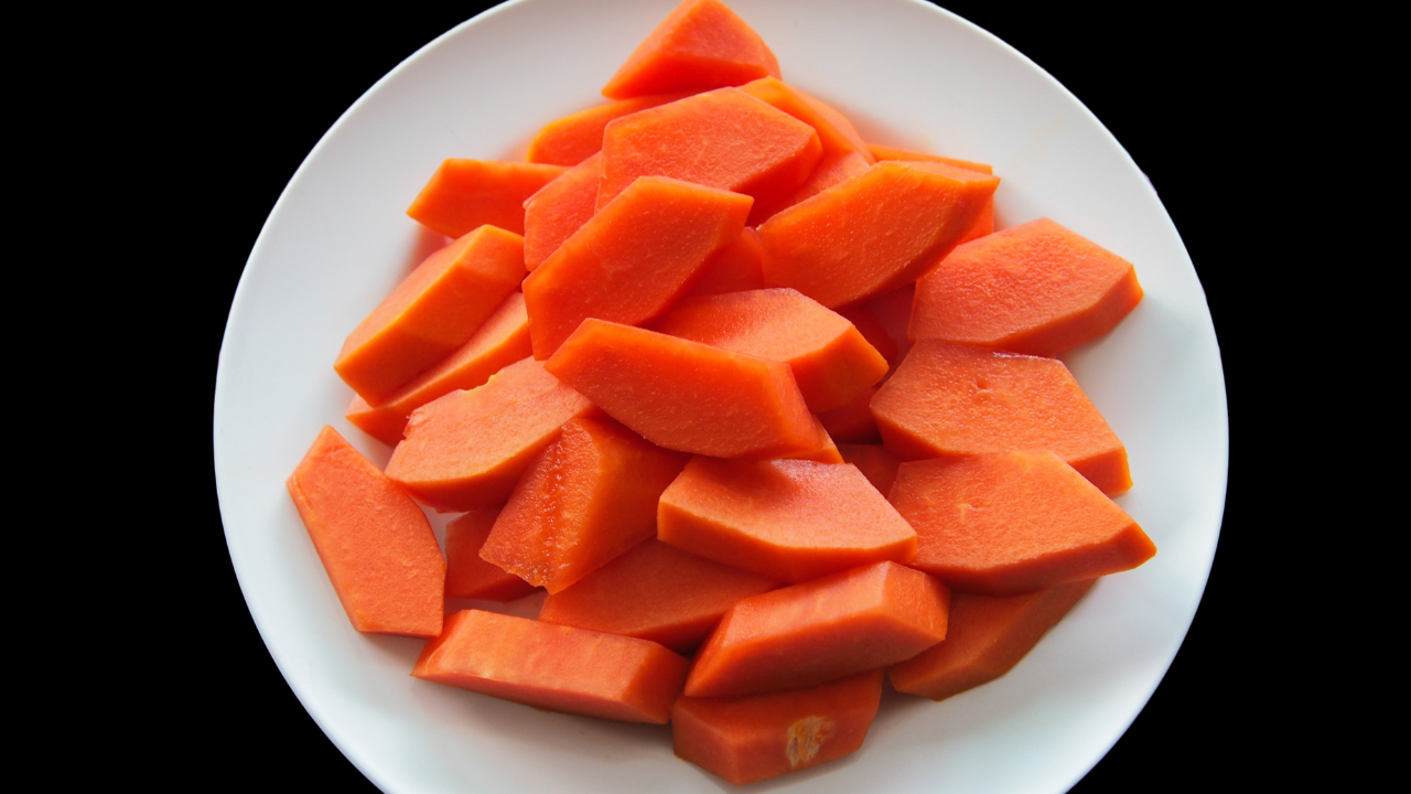 Papaya benefits: 5 reasons to eat a bowl of papaya first thing in the morning