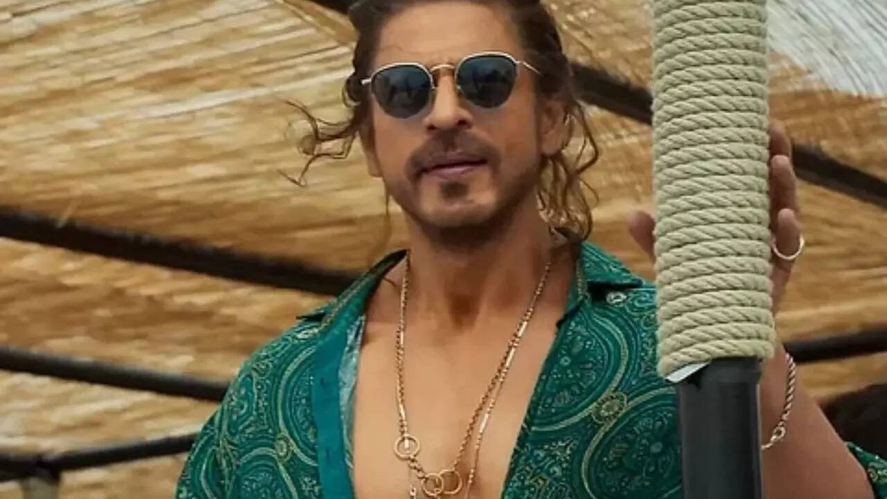 SRK's trainer reveals how he maintains his physique