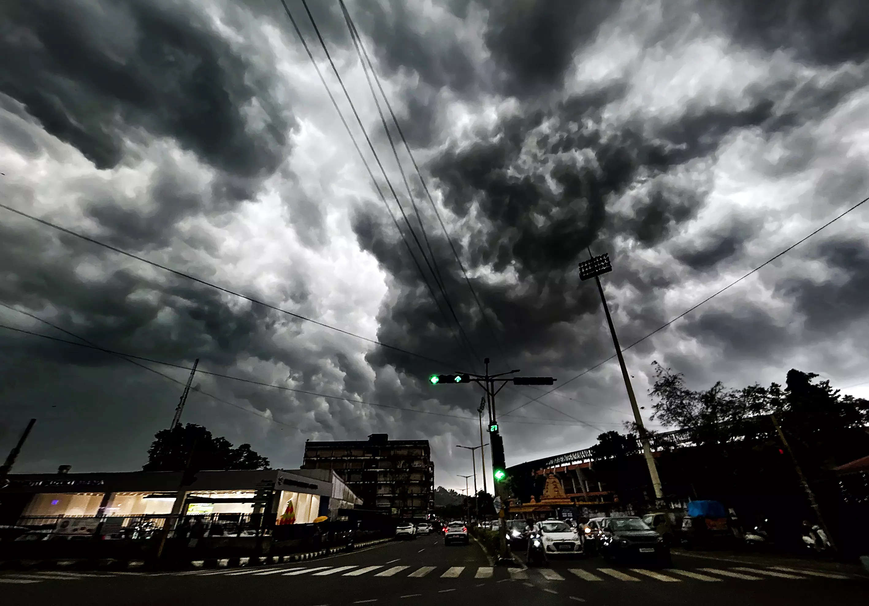 Goa to witness thunderstorms and winds today