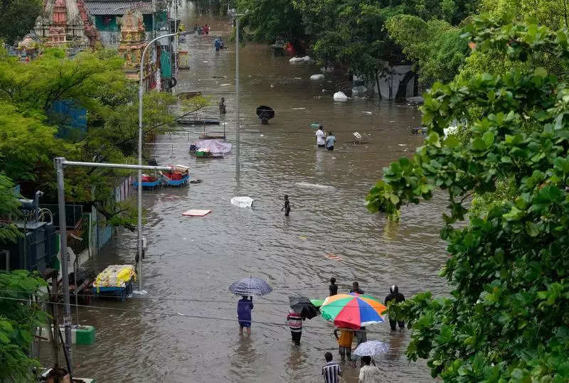 Navi Mumbai man fastest Asian to swim Kaiwi Channel