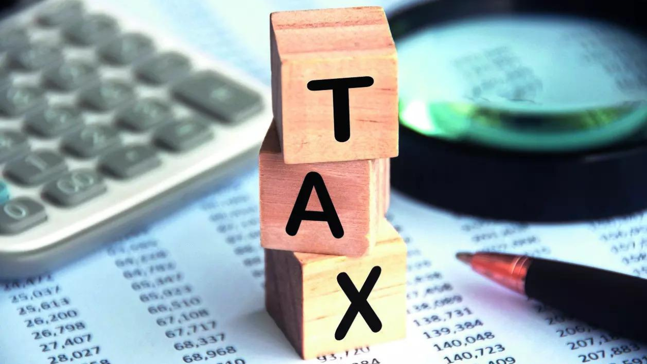 The Headlines – No. of taxpayers rises 82% to 10.4cr in last 9 yrs: CBDT