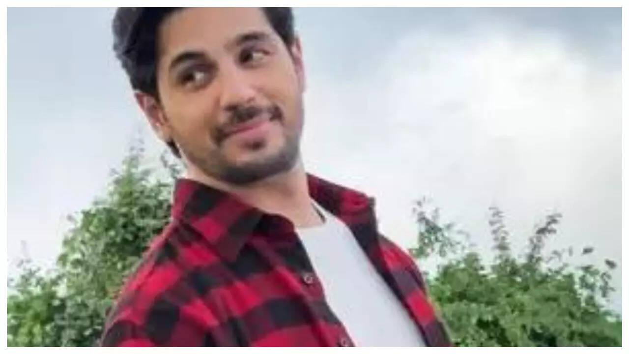 Sidharth Malhotra shows power of perspective
