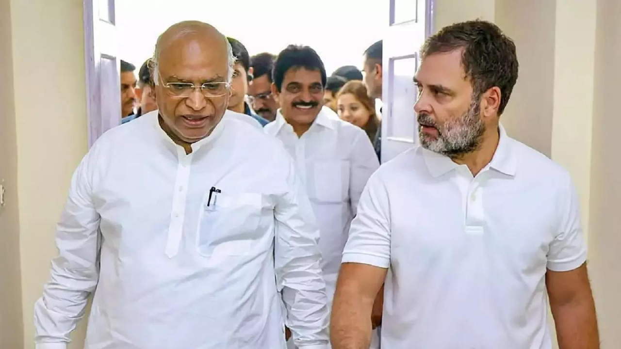 Scarred by Haryana loss, Congress focusing on 'rebel factor' in Maharashtra