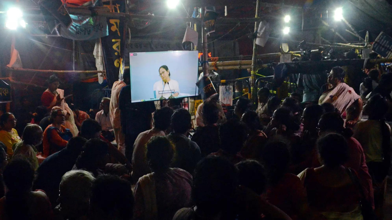 RG Kar case: Docs call off strike after meeting with CM Mamata