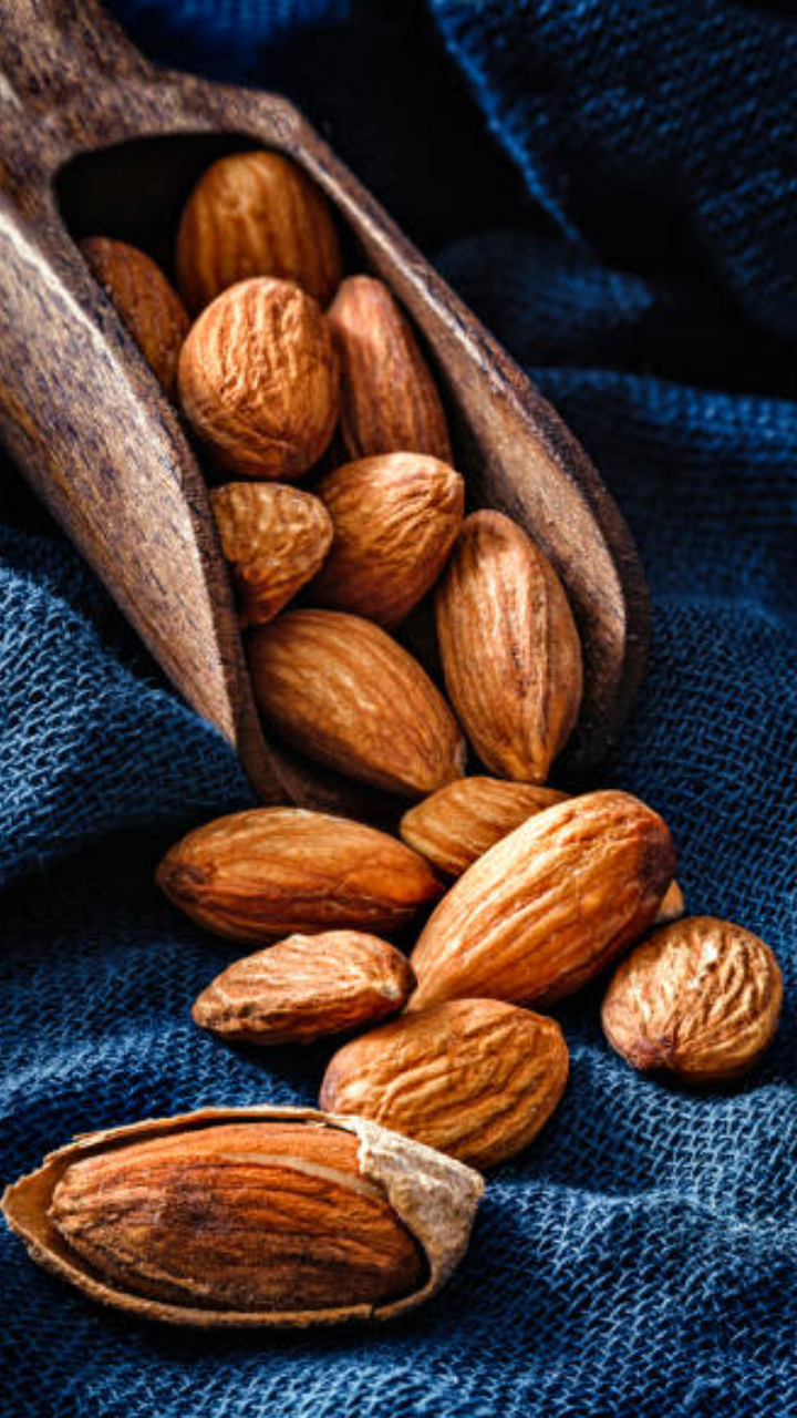 ​10 noticeable effects of eating almonds for 7 days a week​