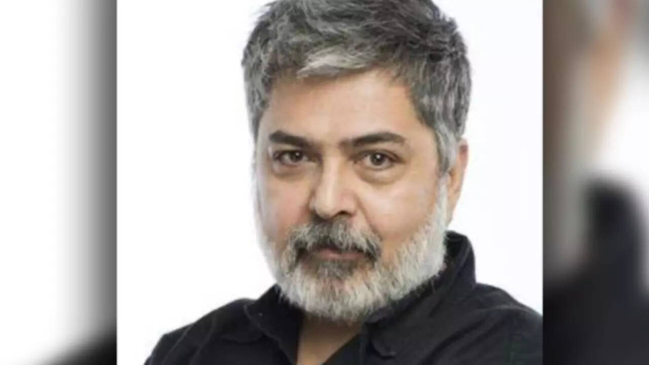 Vikram criticizes Dharma Productions, YRF over less pay