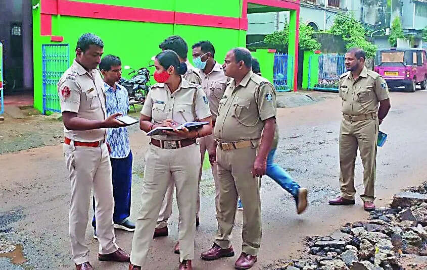 App-bus curtains: Cops to conduct raids