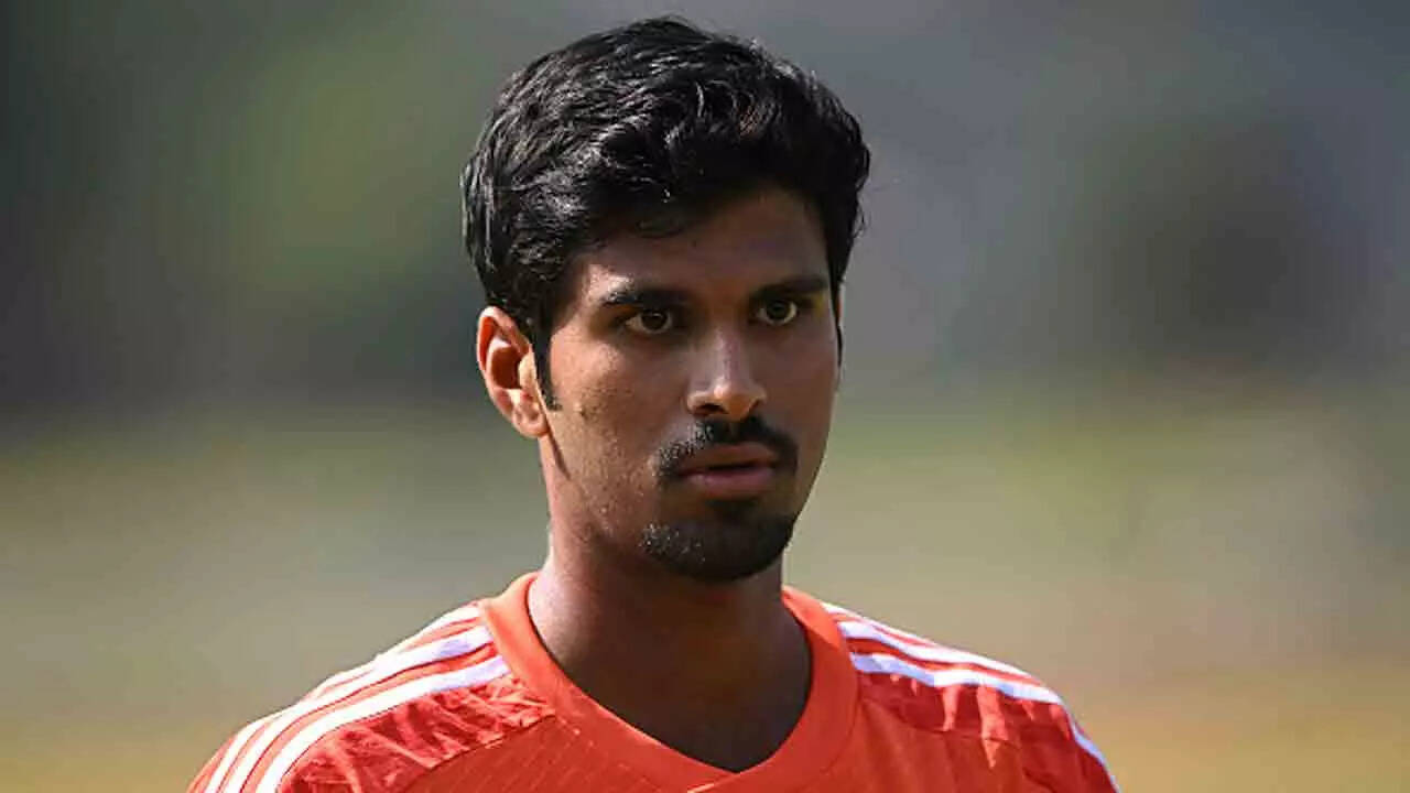 2nd Test: Ex-cricketer backs Sundar's inclusion over Kuldeep