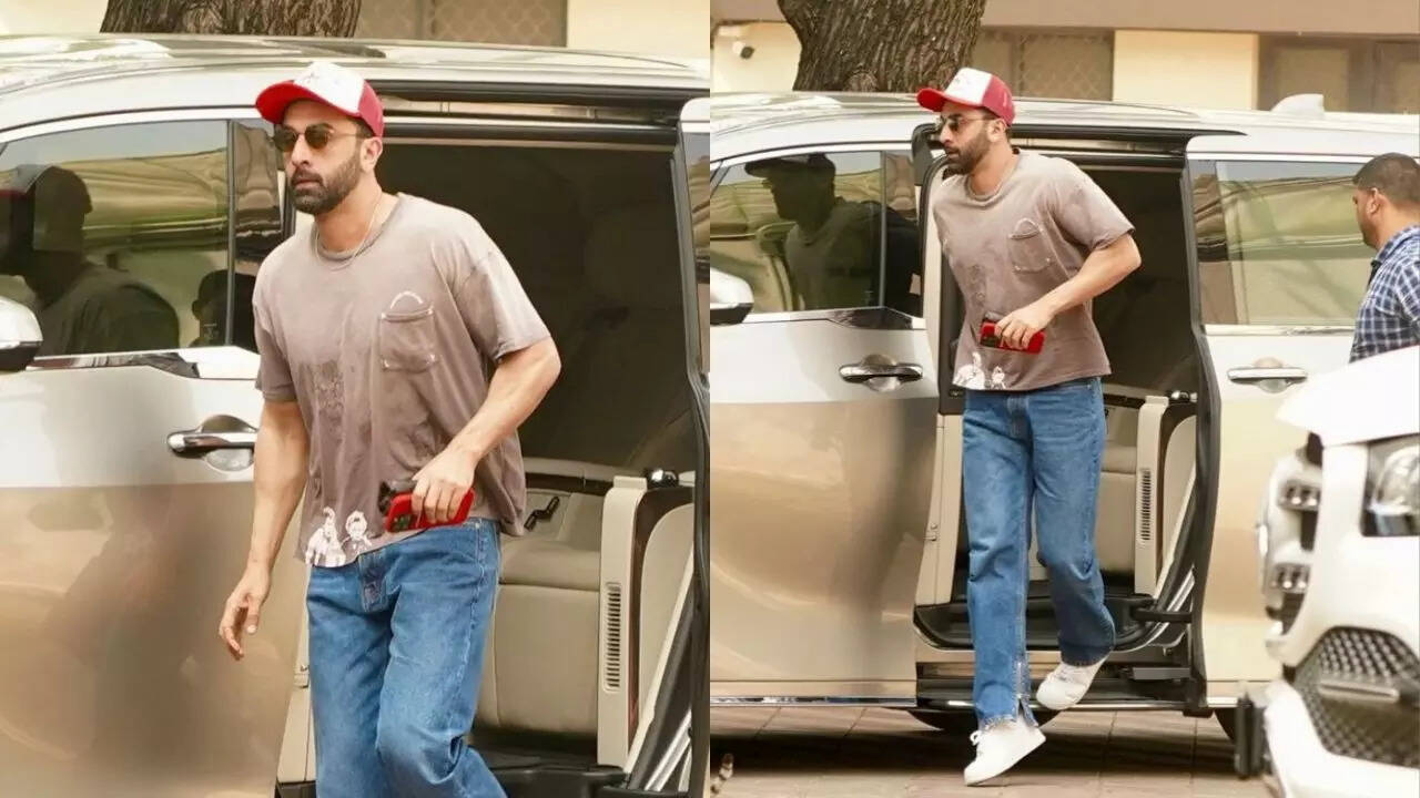 Ranbir Kapoor visits SLB's office: Pics