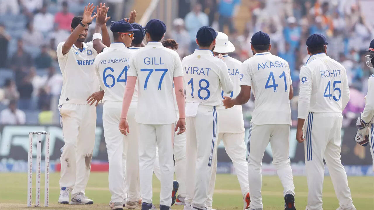 2nd Test: India suffer early blow after Sundar's masterclass