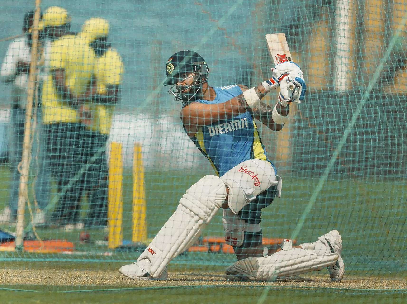 Pune crowd stays back as Kohli practices after stumps on Day 1